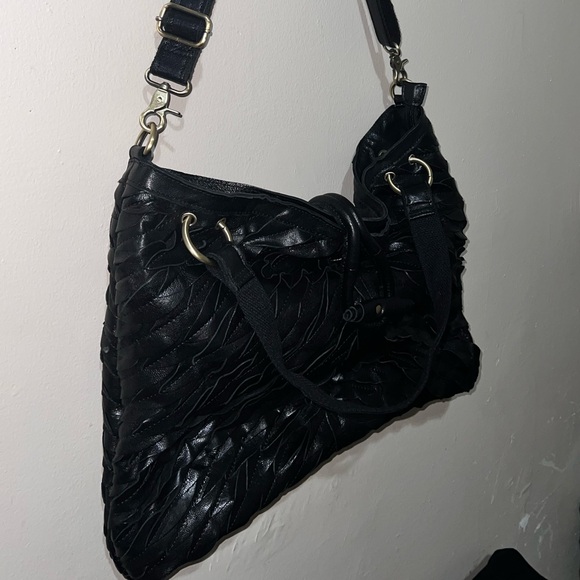 AmeriLeather Genuine Leather Convertible Tote- Black - Picture 5 of 9